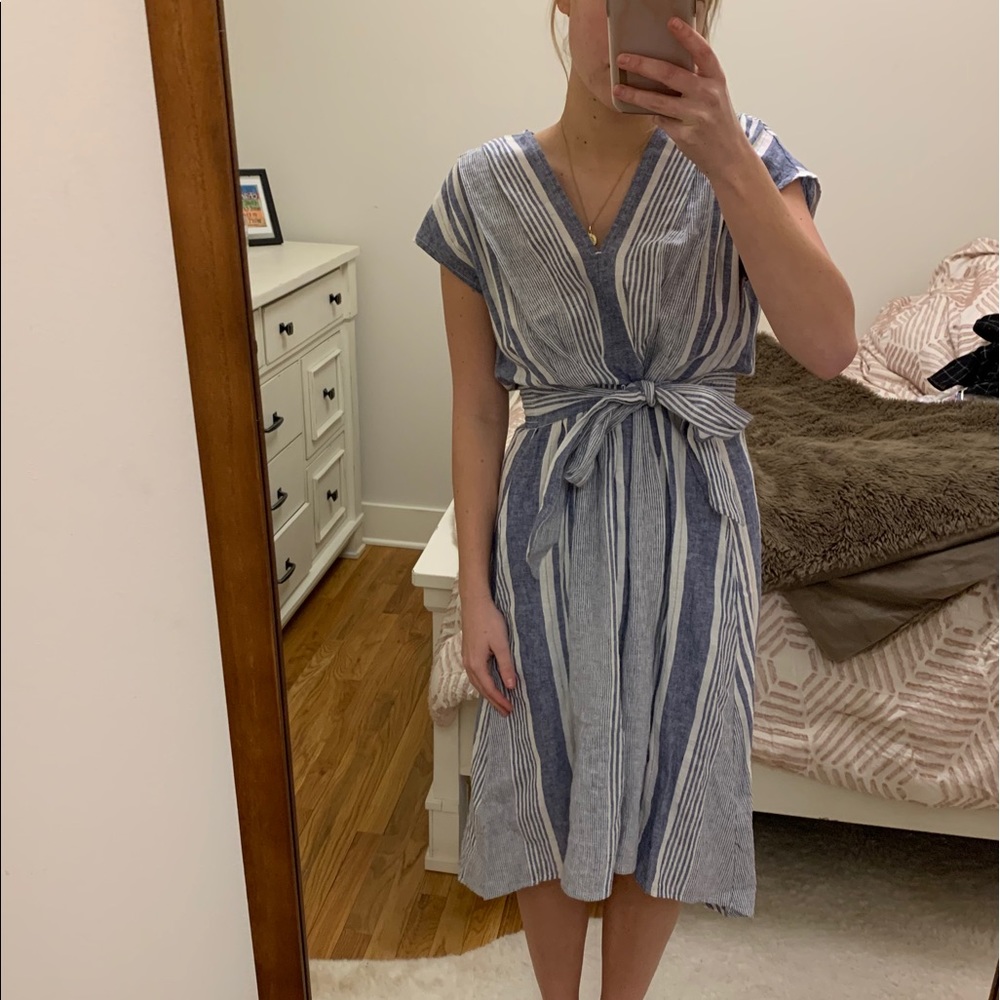 Max studio midi tie dress